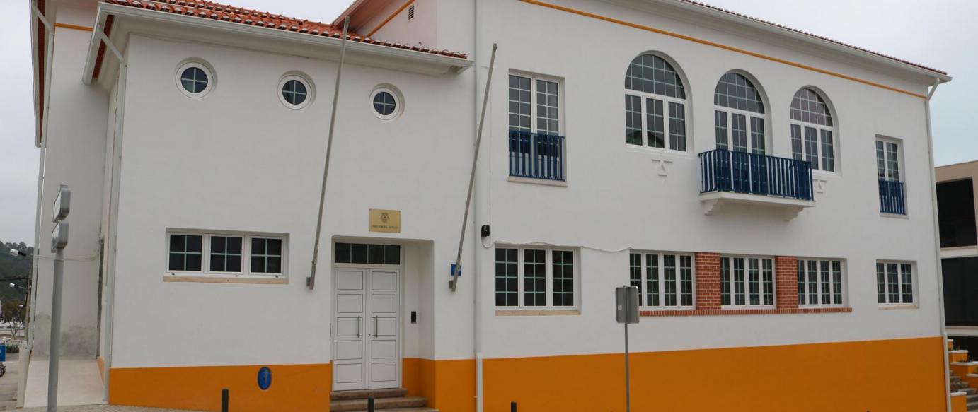 Câmara da Nazaré regulariza vínculos laborais precários